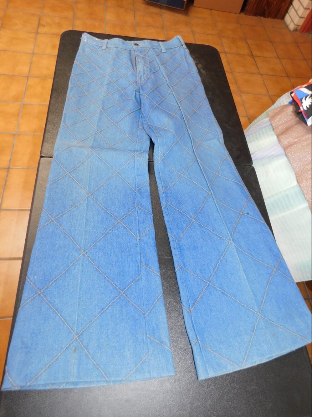 VINTAGE -  Light Blue Quilted-Stitch Flared Jeans